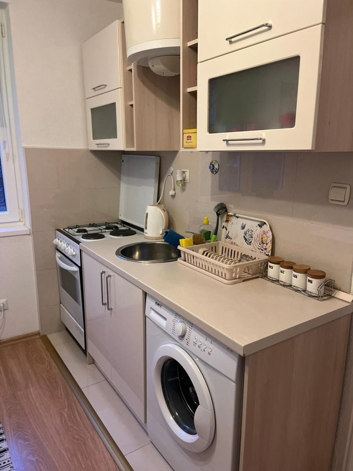 Lovely Apartment In Old Town 400M From City Center Sebilj Sarajevo Bagian luar foto